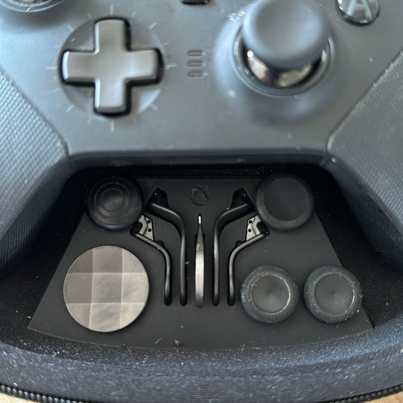 Elite Series 2 Wireless Controller for Xbox - Picture 3 of 6